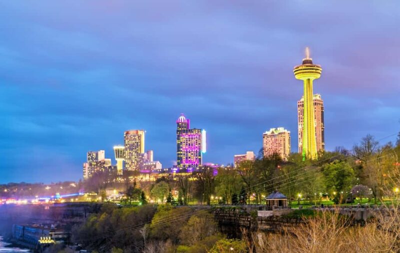 Niagara Falls: Night Tour with Fireworks Boat Ride & Dinner - Why This Night Tour Stands Out