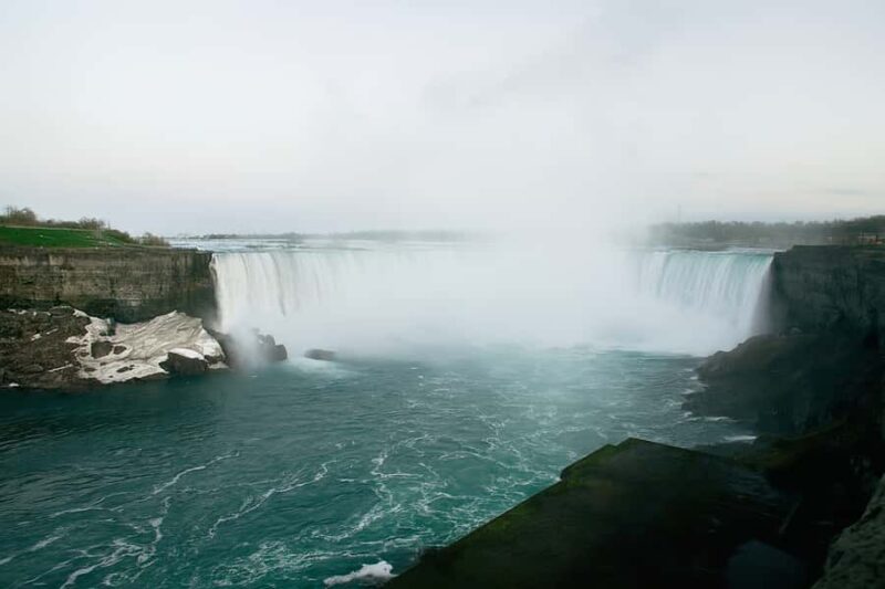 Niagara Falls, ON: Guided Tour with Flying Theater Ride - The Benefits of a Small Group Tour in Niagara Falls