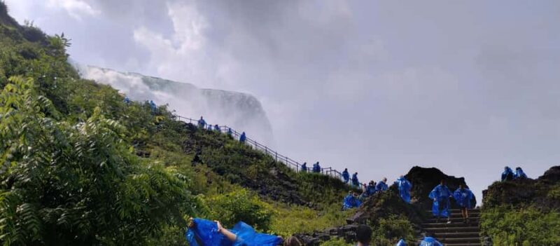 Niagara Falls: Private Guided Tour with Trolley Ride - Accessibility and Practical Considerations