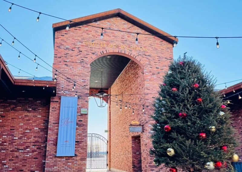 Niagara Falls Tour with Skip the Line Cruise & Maple Tasting - The Guide and Group Experience