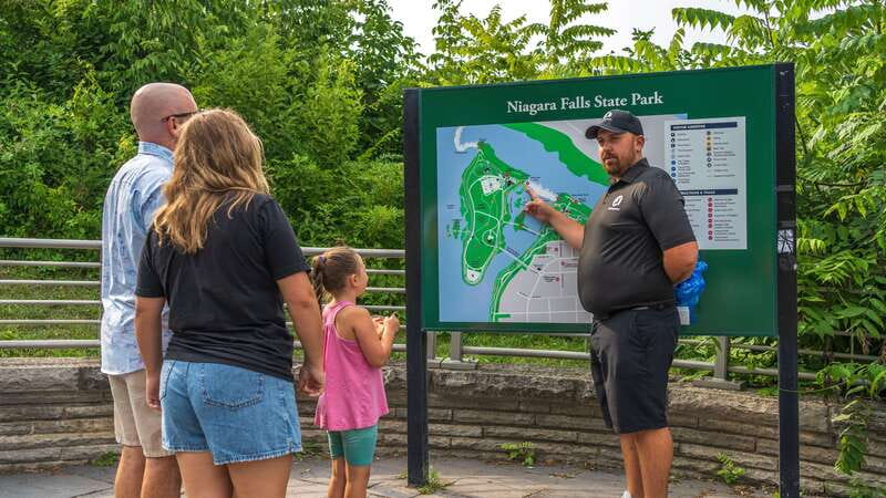 Niagara Falls: USA/Canada Tour with Boat Cruise and Lunch - Key Points