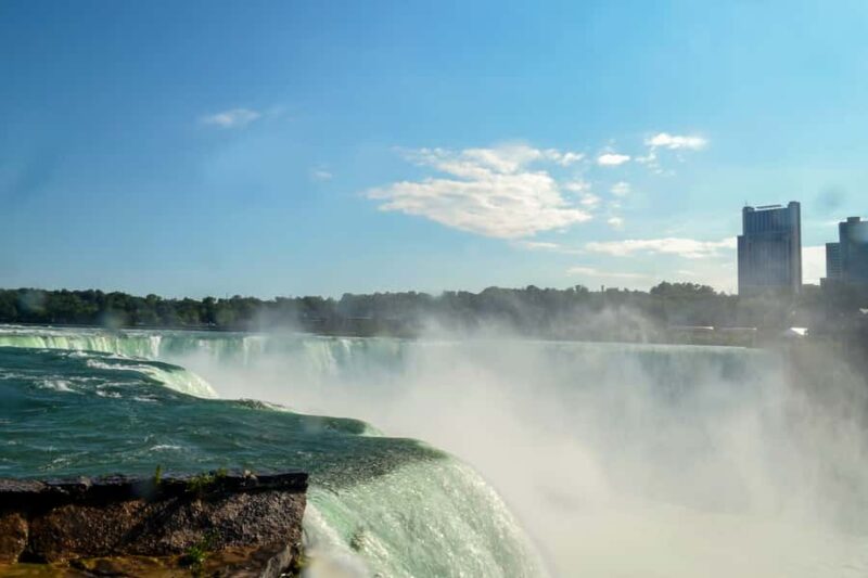 Niagara Falls USA: Day/Night Tour with Light Show & Boat - The Guide: Knowledgeable and Friendly Assistance