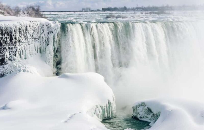 Niagara Falls USA: Winter Wonder Tour - Exploring the Cave of the Winds: Close Encounters with the Falls
