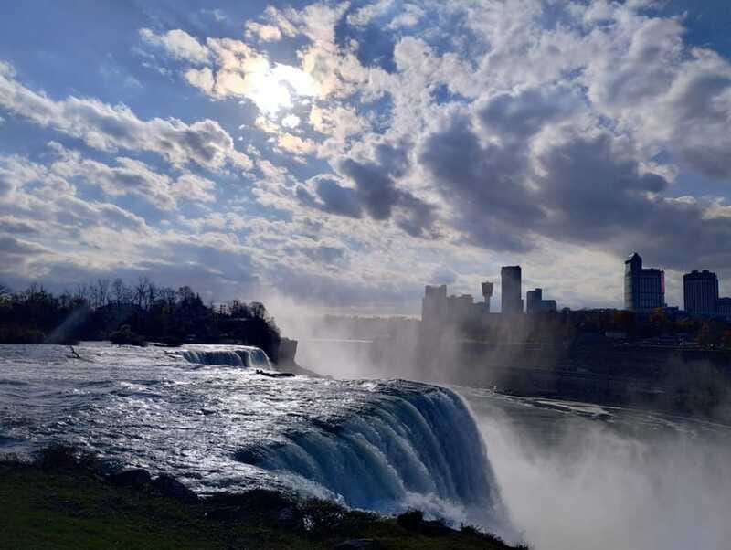 Niagara Falls Winter Wonderland Tour - Guides Who Make the Difference