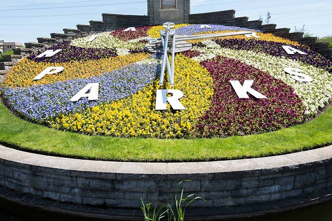 Niagara-on-the-Lake: Guided Vehicle Tour Prettiest Town in Canada - Discover Niagara-on-the-Lake on a Charming Guided Vehicle Tour