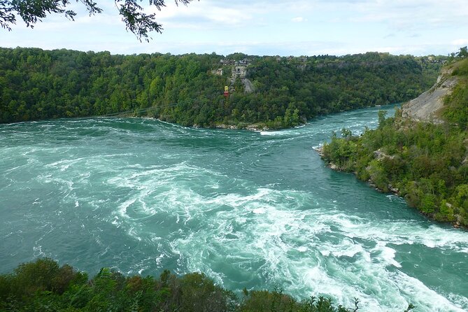 Niagara-on-the-Lake: Guided Vehicle Tour Prettiest Town in Canada - Key Points