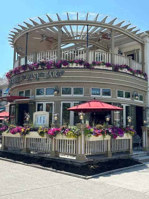 Niagara-on-the-Lake: Guided Walking Tour - The Region’s Wineries and Viticultural Heritage