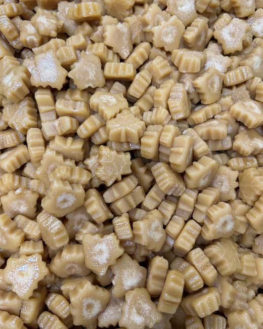 Niagara-on-the-Lake: Ultimate Canadian Food & Wine Tour - Logistics and Accessibility