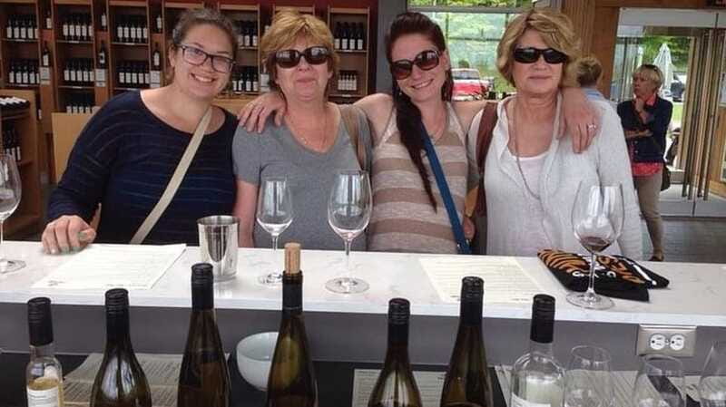 Niagara-on-the-Lake: Wine Tour with Tastings and Lunch - Pacing, Group Size, and Practical Details