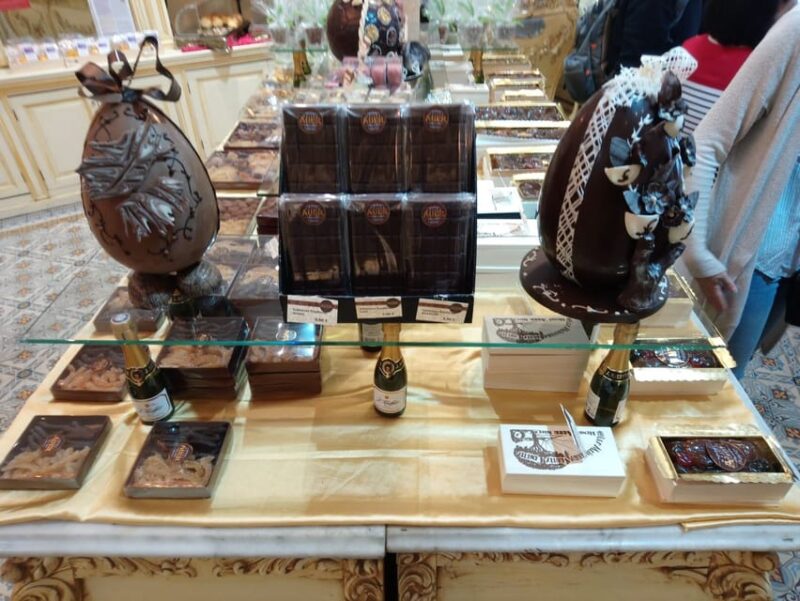 Nice: Food and Wine Old Town Guided Walking Tour - Practical Details: Meeting Point, Accessibility, and Cancellation