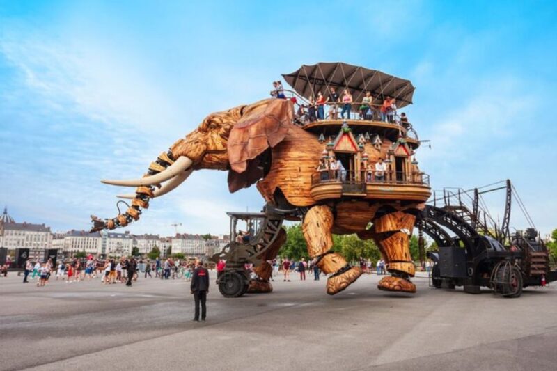 Nice: Private custom tour with a local guide - Walking and Public Transport