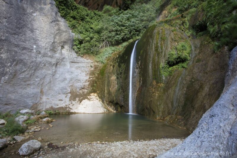 Nice: Provence Village Tour with Wine and Produce Tasting - Practicalities and Accessibility