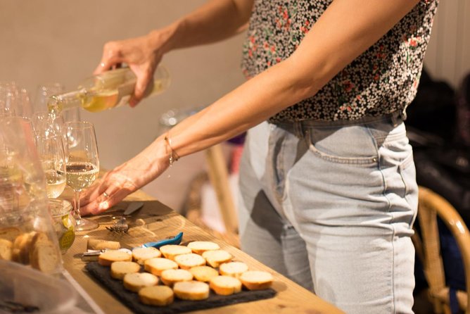 Nice Small-Group Walking Food Tour with Local Specialties & Wine Tasting - Exploring the Historic Place Massena and Castel Hill