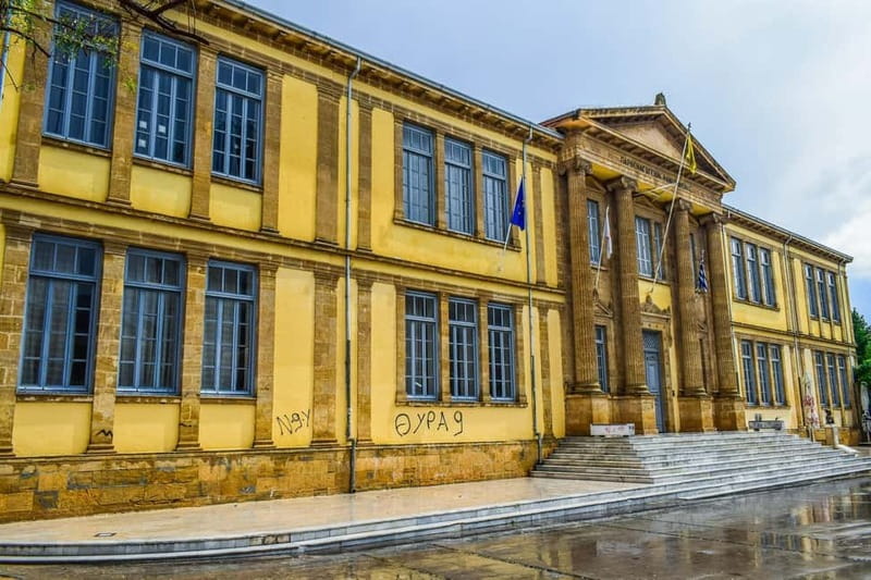 Nicosia: Tour with Private Guide - Practicalities: Meeting Points, Accessibility, and Limitations