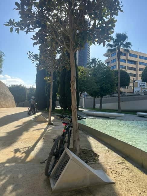 Nicosia: Walled City Bike Tour - Passing the Venetian Column and Iconic Landmarks