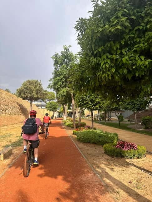 Nicosia: Walled City Bike Tour - Visiting Eleftheria Square for Urban Vibes