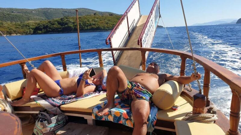 Nidri: Private cruise & greek traditional lunch - Explore the Beauty of Lefkada on a Private Boat Tour from Nidri