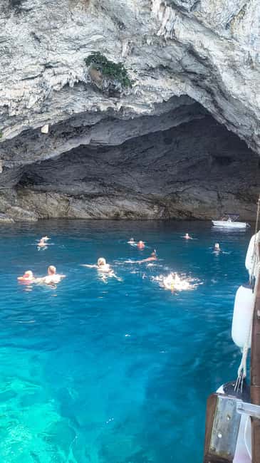 Nidri: Private cruise & greek traditional lunch - Exploring Skorpios and the Princes’ Islands