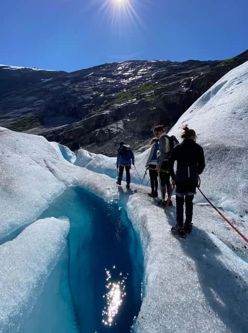 Nigards: Kayaking and Glacier Hike - Kayaking on Nigardsbrevatnet: Gliding in Norway’s Iconic Lake