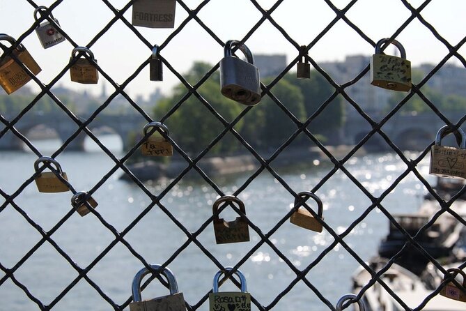 Night Out in Paris: Boho Vibes & City Lights - Key Points