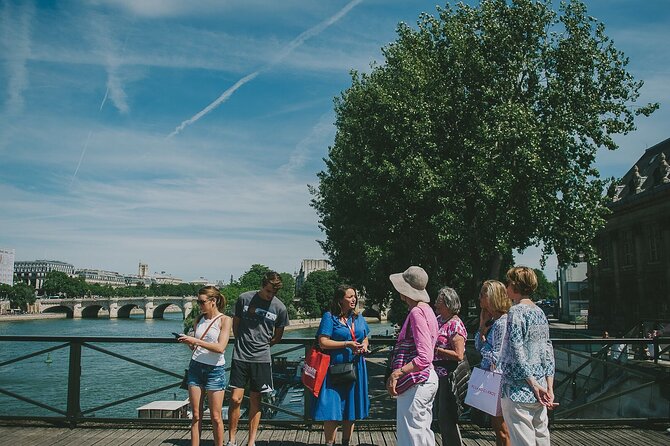 Night Out in Paris: Boho Vibes & City Lights - Enjoying Paris’s Iconic Cafés: Café de Flore