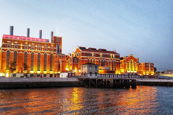 Night Sailing - MOONLIGHT Boat Tour -Exclusive Lisbon City Lights - Comfort and Safety on the Water