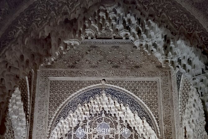 Night Tour of Alhambra and the Nasrid Palaces - The Atmosphere of the Alhambra at Night