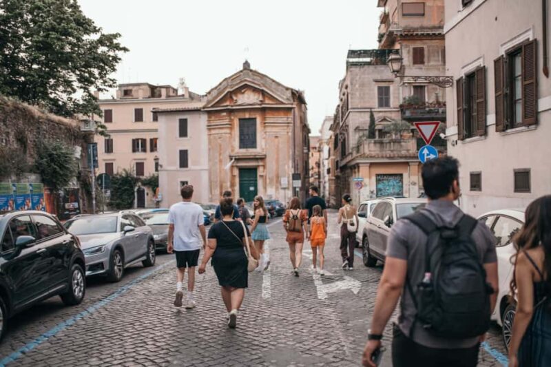 Night tour of Rome - 2.5 hrs walking under the Roman sky - From the Colosseum to Venezia Square: A Nighttime Walkthrough