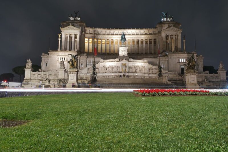 Night tour of Rome - 2.5 hrs walking under the Roman sky - Value and Overall Experience