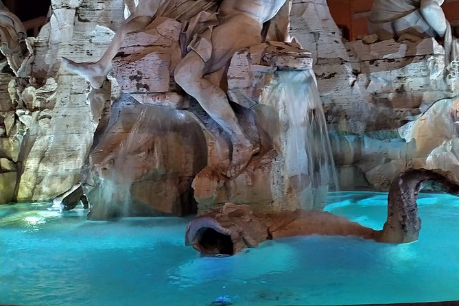 Night tour of Rome - Outside Views of the Colosseum and Roman Forum