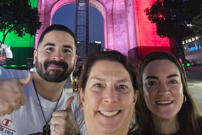 Night tour + tacos in Mexico City fully illuminated! - Celebrating Mexican Independence at El Angel de la Independencia