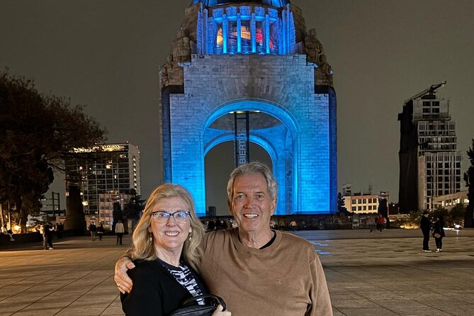 Night tour + tacos in Mexico City fully illuminated! - Night Photos at Museo Soumaya and the Architectural Marvel