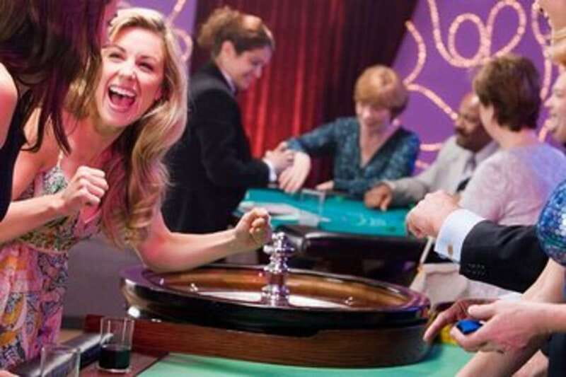 Night Vancouver (Music,Bars,Clubs & Casino) - The Luxurious Atmosphere of Vancouver Casinos