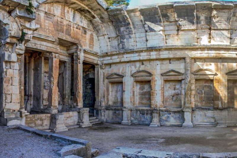 Nîmes, chronicle of a legacy from the Enlightenment to the Belle Époque - Explore Nîmes’ History from the Enlightenment to the Belle Époque for $19