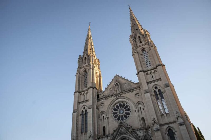 Nîmes: Express Walk with a Local in 60 minutes - Cost and Value: A Compact Guided Experience