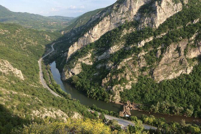 Nis Sightseeing Tour - Central Nis and Monuments to Freedom
