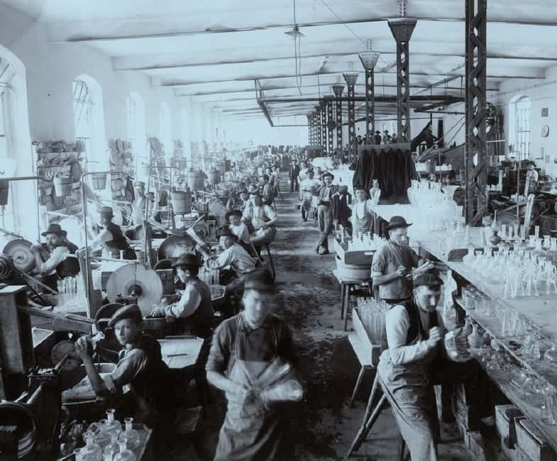 Nizbor Glass Factory Tour - Practical Details: Meeting Point and Group Size