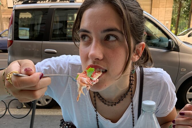 NO DIET CLUB - Best Food Tour in Milan ! - Sampling Milan’s Iconic Foods: Pizza, Gelato, and Cannoli