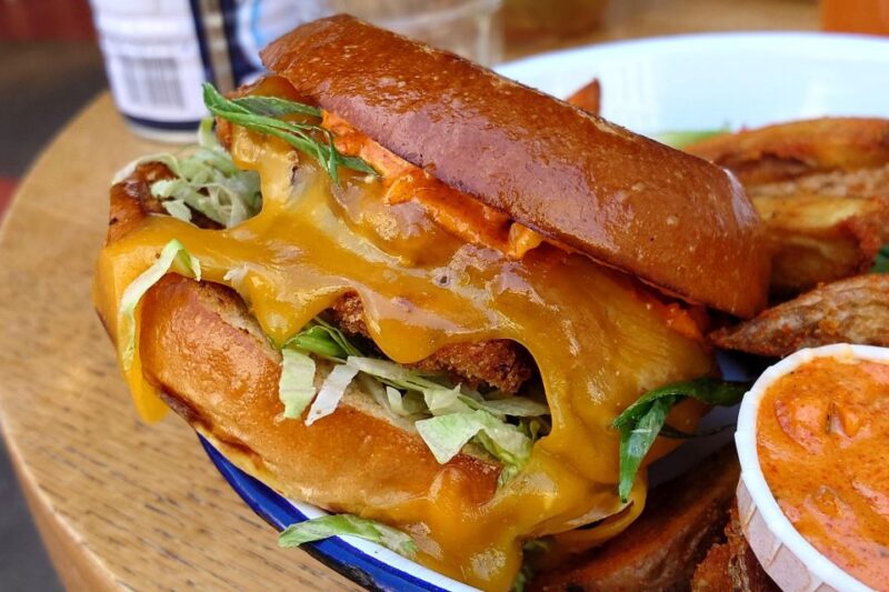 No Diet Club : Bordeaux Food Tour in Les Chartrons ! - Front-Loaded Introduction to the Bordeaux Food Tour in Les Chartrons