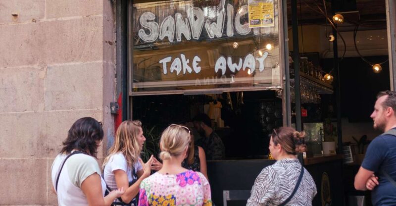 No Diet Club - Unique local food in Barcelona - The Atmosphere and Social Experience