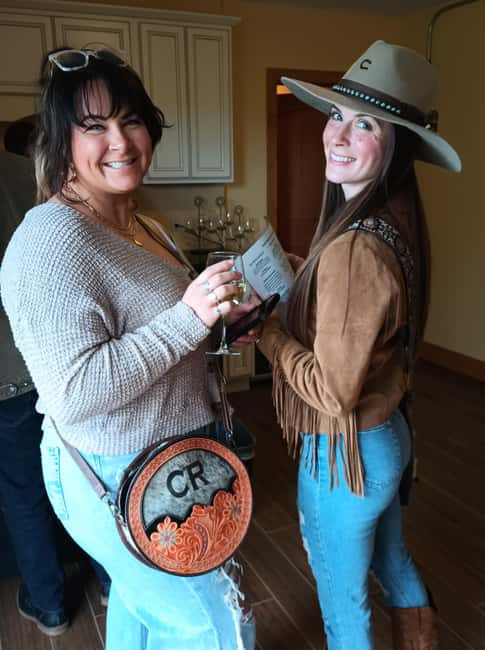 NON BUS BRYS Estates FROSE' Traverse Old Mission Wine Tour - The Guided Experience and Personalized Recommendations