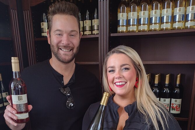 NON BUS Champagne Wine Tour in Traverse City Shared Experience - Discover the Best Non-Bus Champagne Wine Tour in Traverse City for Bubbly Lovers
