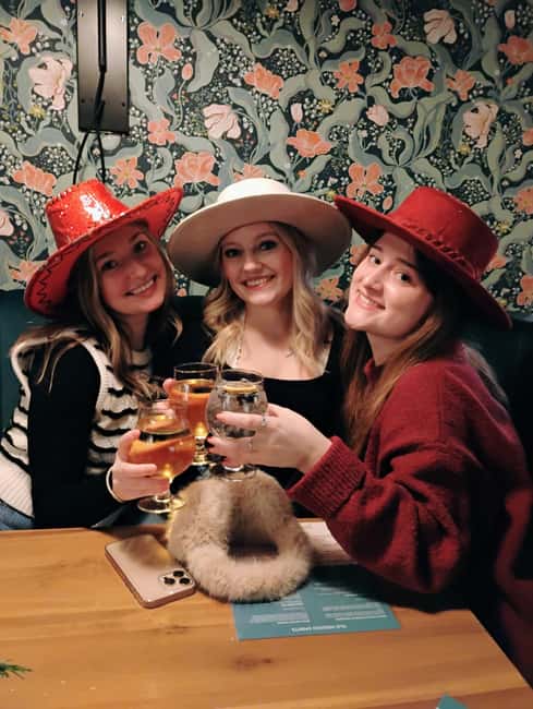 NON BUS Hawthorne Vineyards Traverse Old Mission Wine Tour - Meet Magic Mike: The Guide and Wine Expert