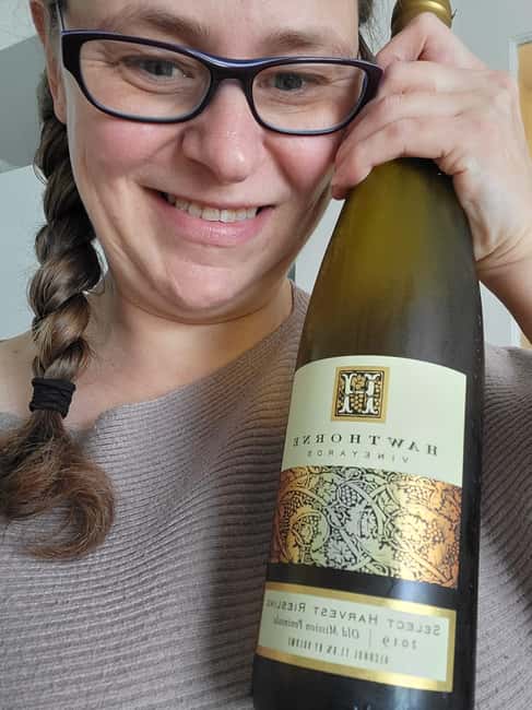 NON BUS Hawthorne Vineyards Traverse Old Mission Wine Tour - Why This Tour Stands Out from Other Wine Tours