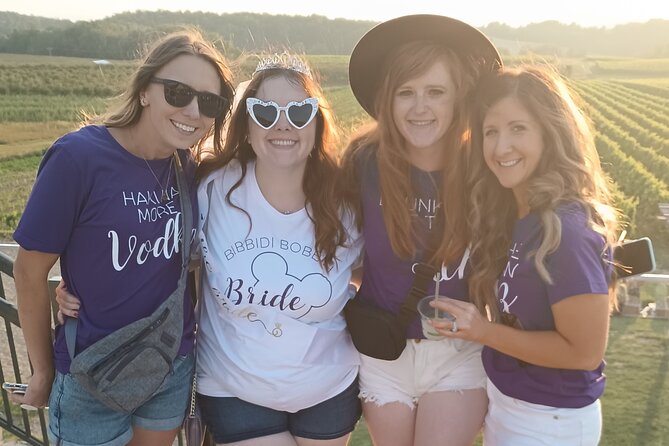 NON BUS Traverse City Old Mission Sunset Wine & Distillery Tour - The Winery Stops: Hawthorne Vineyards, Bonobo Winery, and Bowers Harbor Vineyards