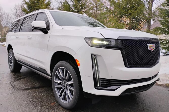 NON BUS VIP Cadillac Escalade Traverse City Old Mission Wine Tour - The Scenic Setting: Old Mission Peninsula and Grand Traverse Bay