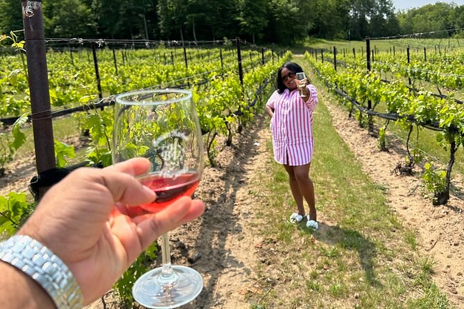 NON BUS VIP GMC Yukon Traverse Old Mission Peninsula Wine Tour - Key Points