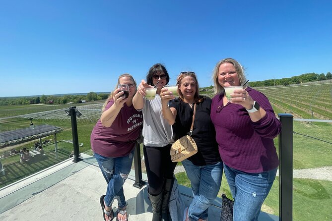 NON BUS VIP GMC Yukon Traverse Old Mission Peninsula Wine Tour - The Scenic Beauty of Grand Traverse Bay