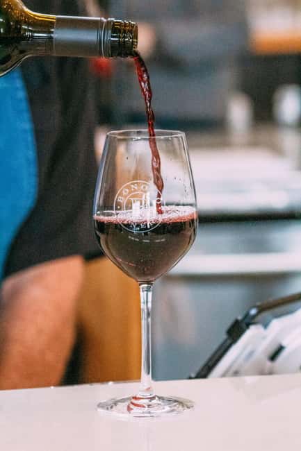 NON BUS VIP Red Wine Lovers Old Mission Traverse Wine Tour - Scenic Views and Flexibility with Scheduling