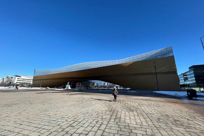 Nordic Noir Portraits - Cinematic Photoshoot in Helsinki - Practicalities and Group Size